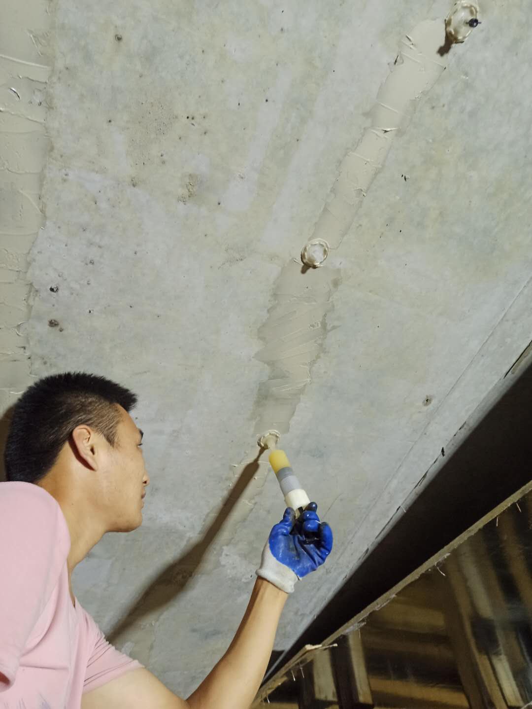 革吉房屋墙体裂缝施工方法